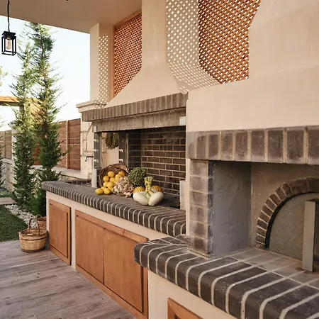 Villa Casa Di Pietra, A Private Retreat With Heated Pool, By Thinkvilla Gaitani